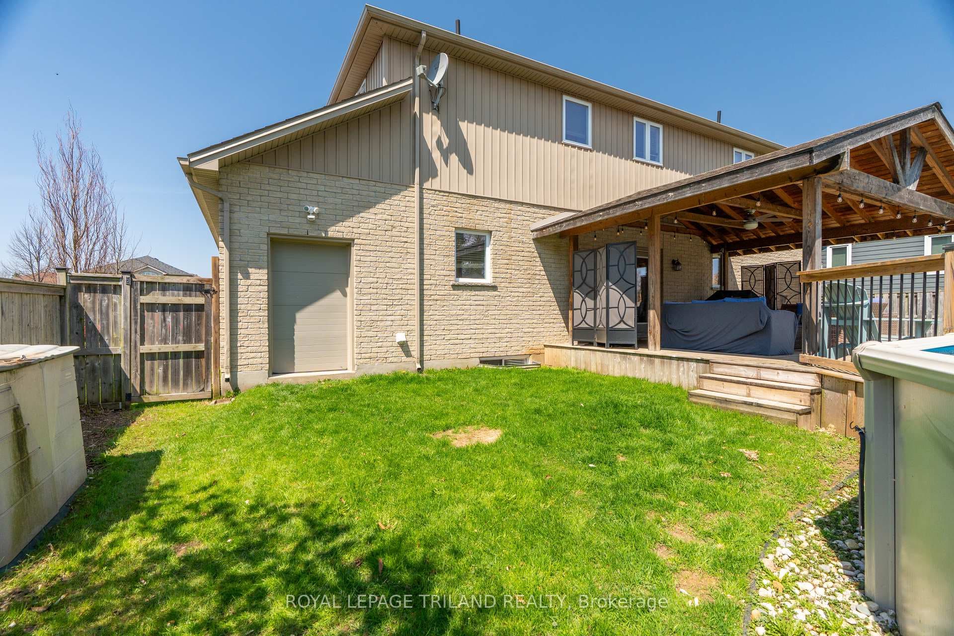 40 FIELDSTONE Crescent photo 47