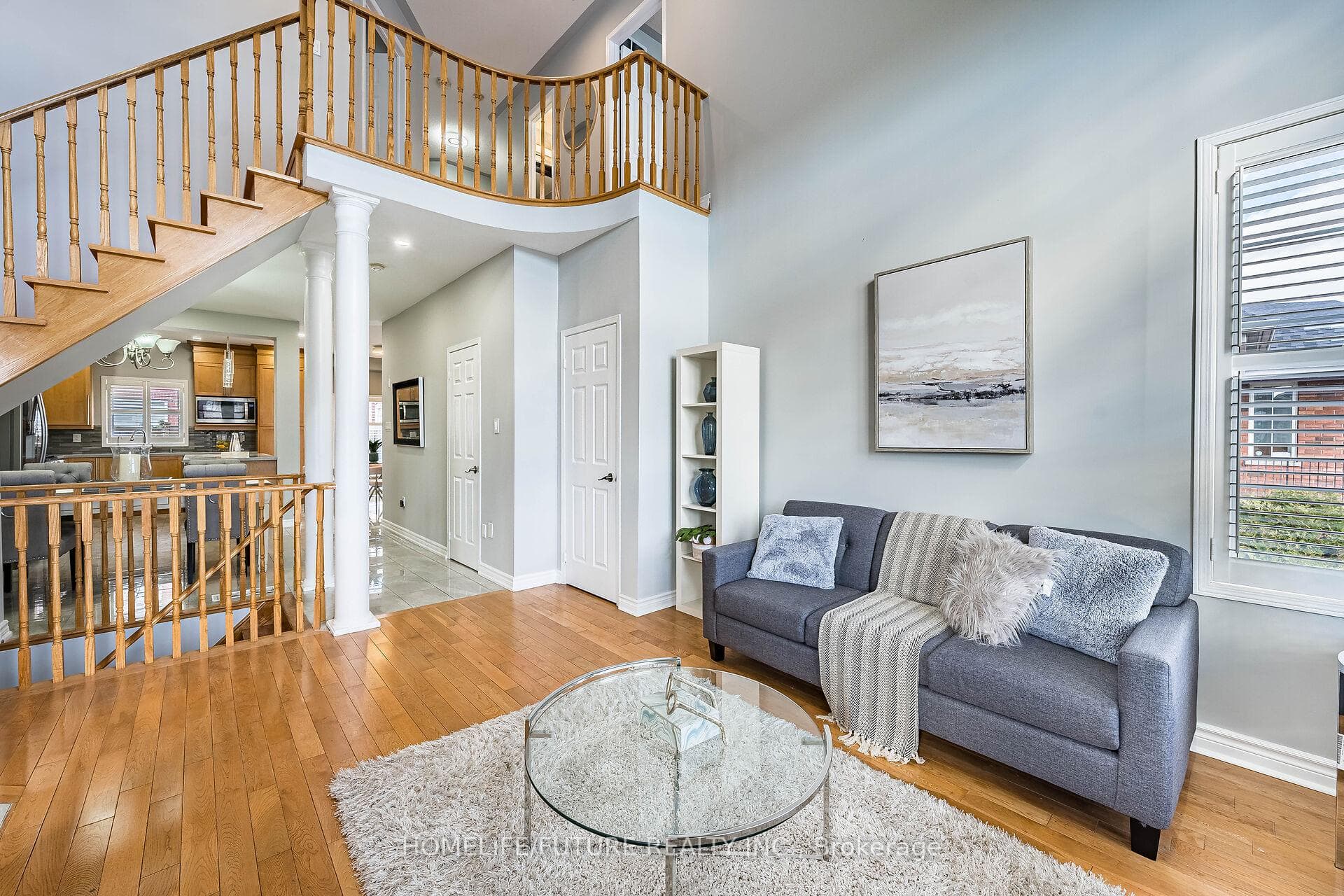 16 Mcqueen Crescent photo 9