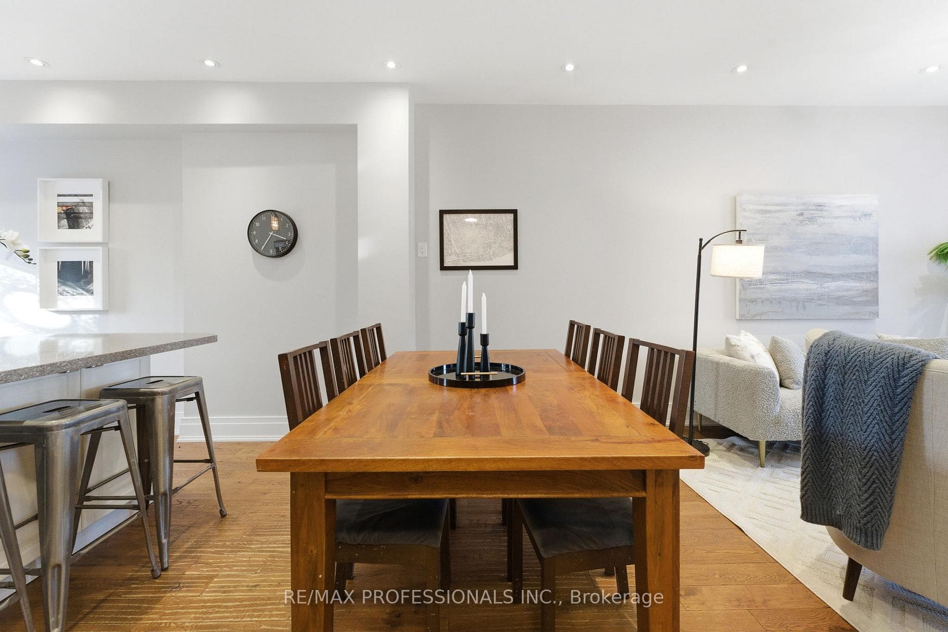 670 Beresford Avenue photo 16
