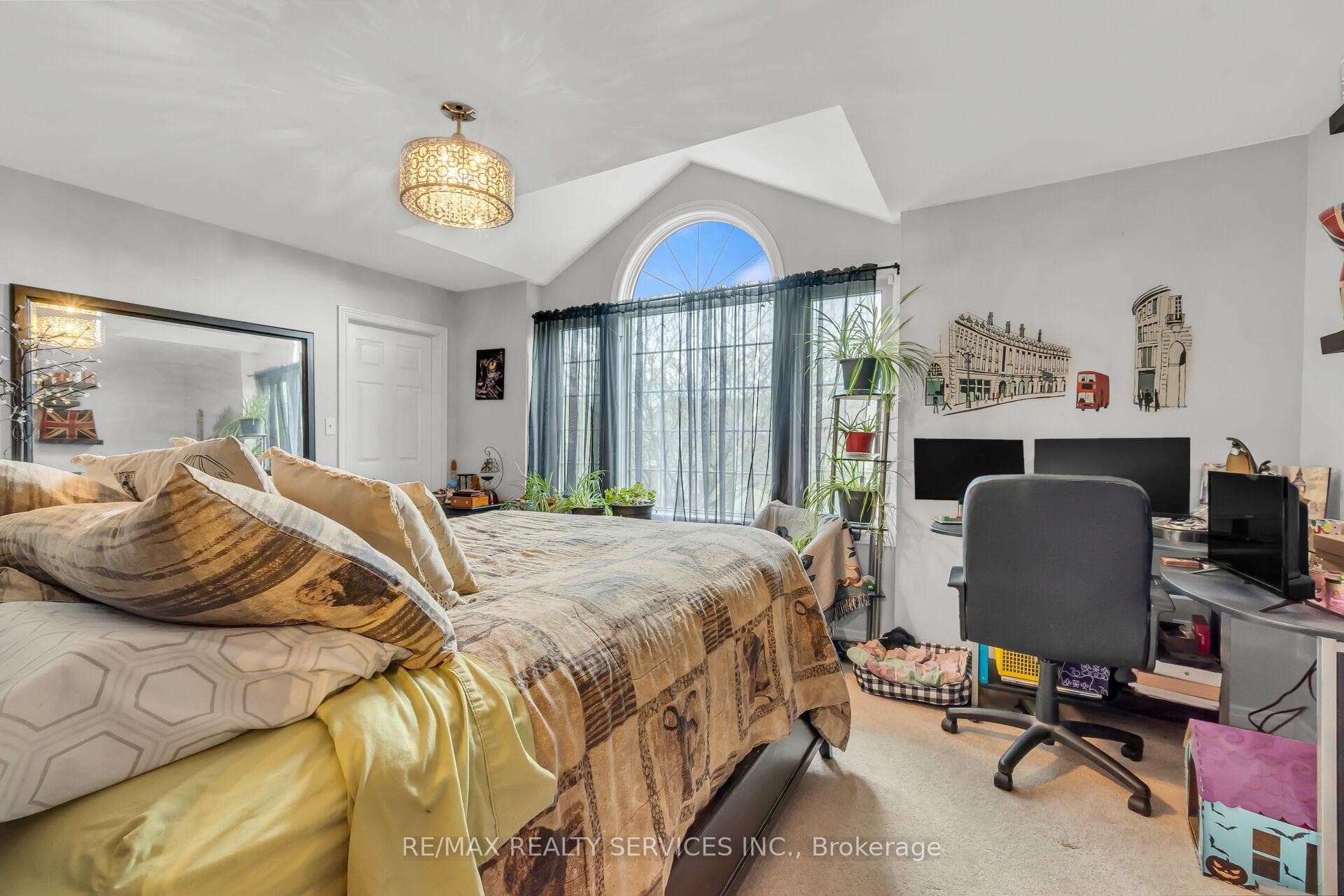 752 North Leaksdale Circle photo 21