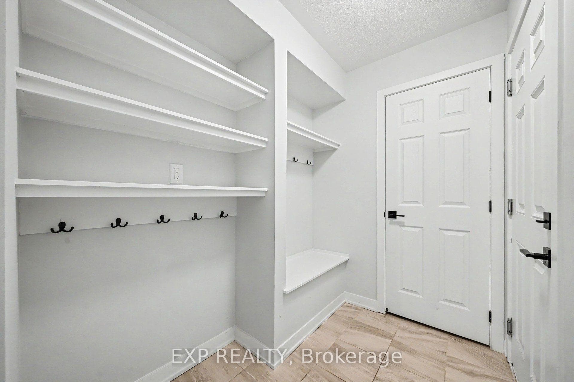 818 Crossgate Street photo 6
