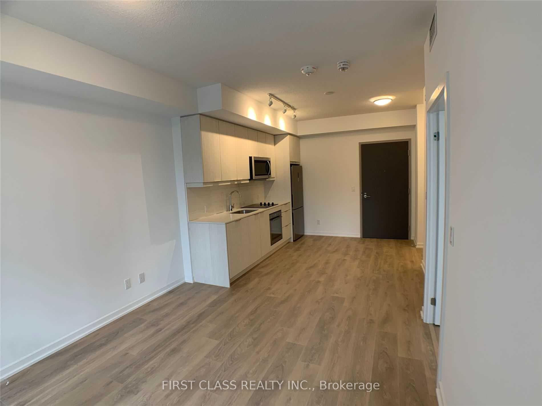 32 Forest Manor Road Unit 405 photo 3