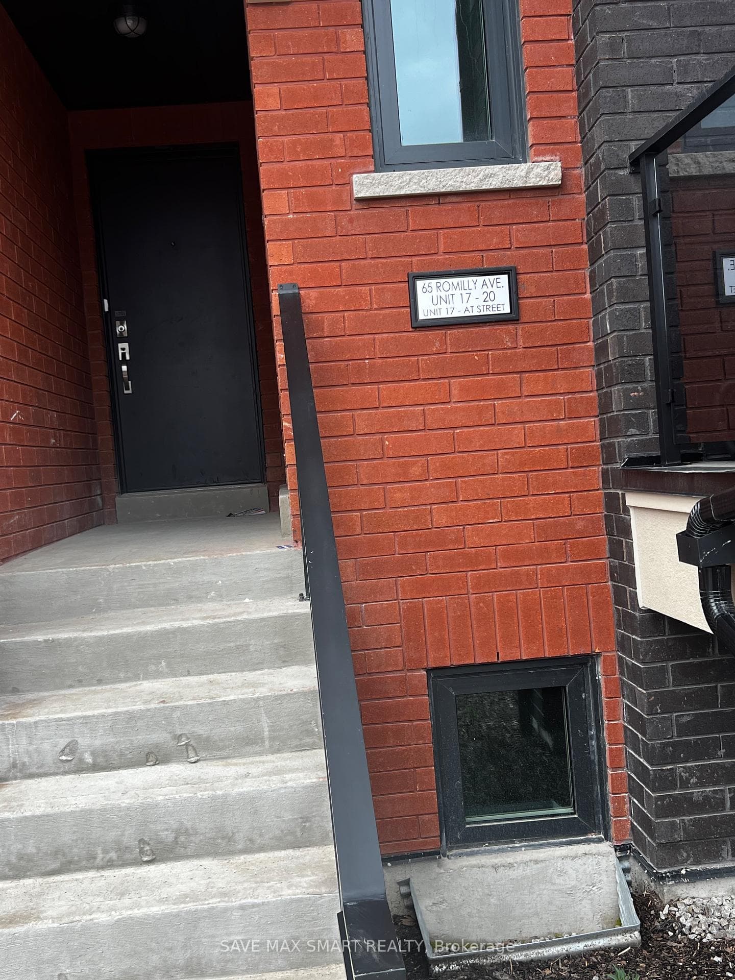 65 Romilly Avenue Unit 20 photo 3