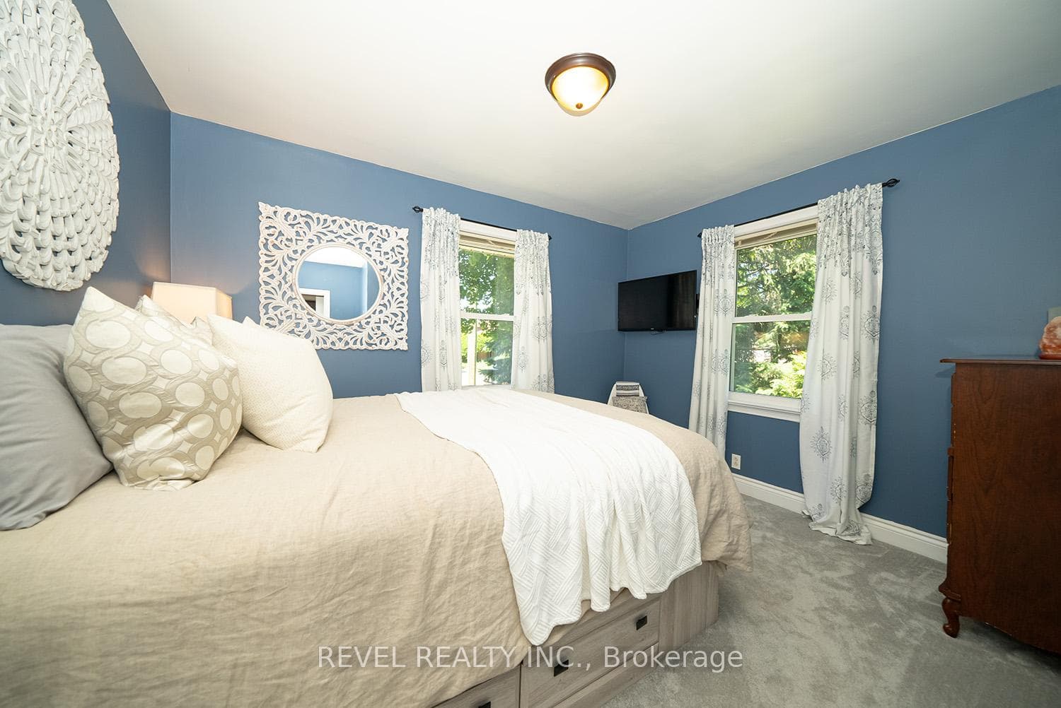 245 St James Street photo 12