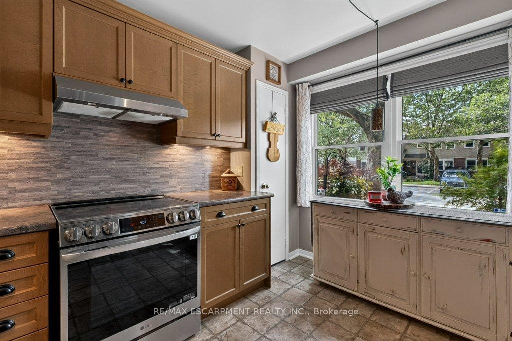 55 Kerman Avenue Unit 55 photo 16