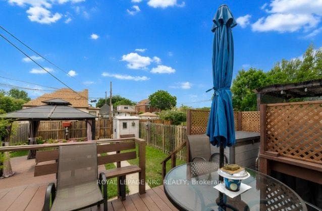 237 PALING Avenue photo 12