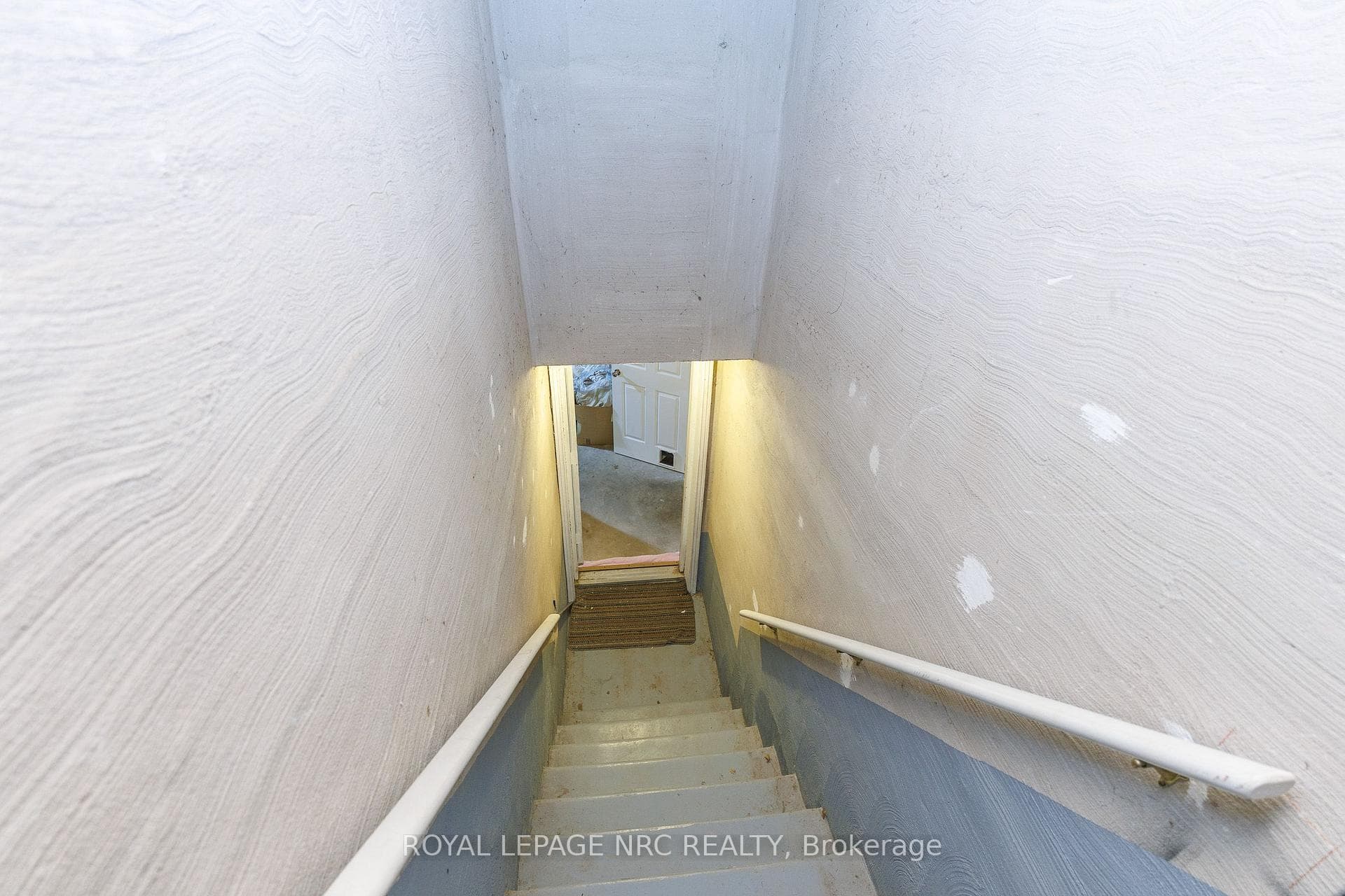 Seperate Entrance to Lower Level
