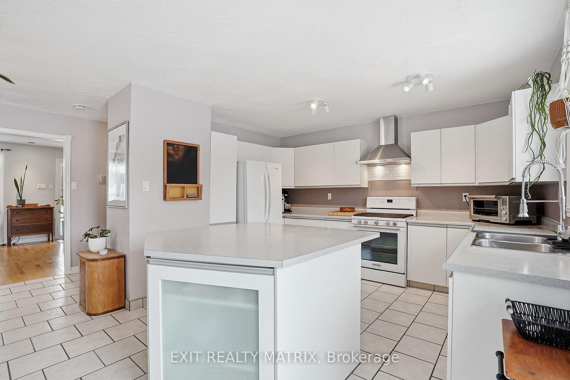 685 Station Rd Road photo 6