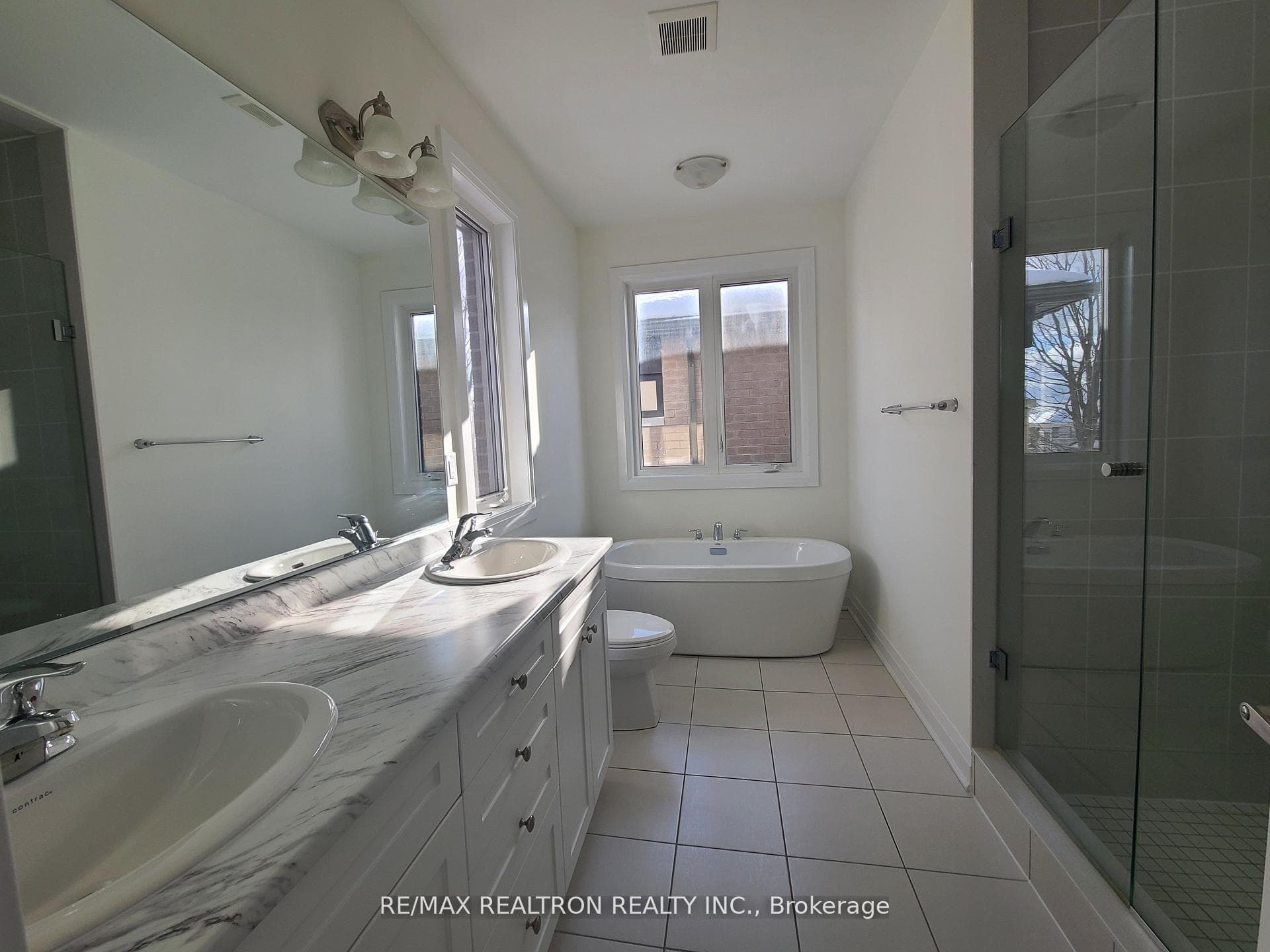 3246 Chimney Swift Crescent photo 15