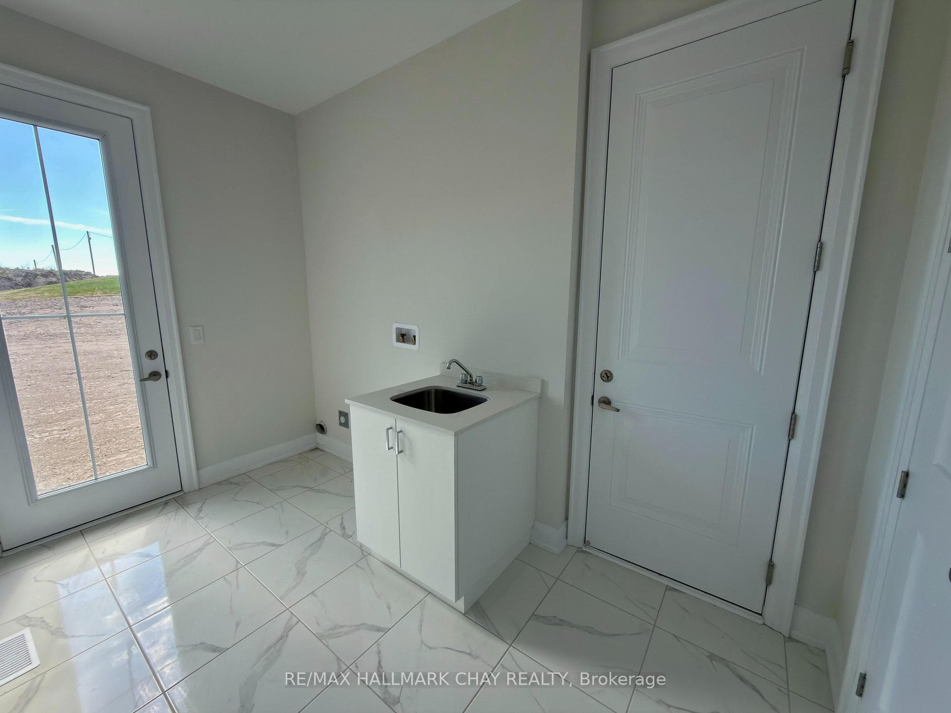 2 Pinetree Drive photo 16