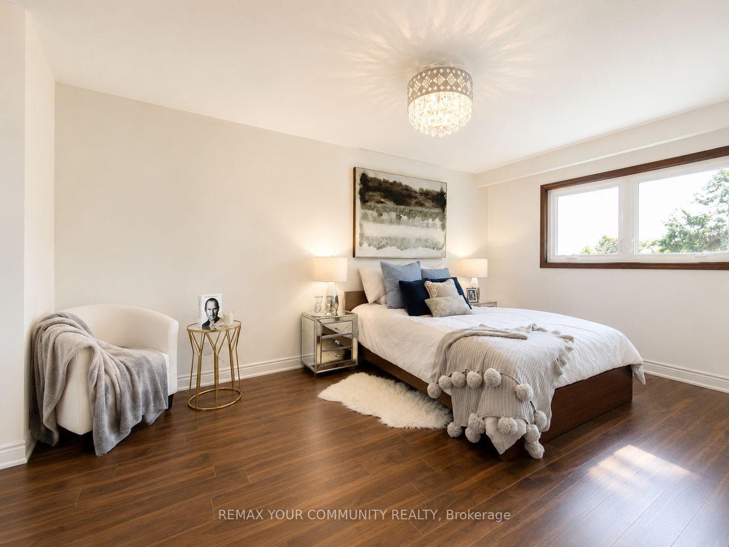 126 Simonston Boulevard photo 6