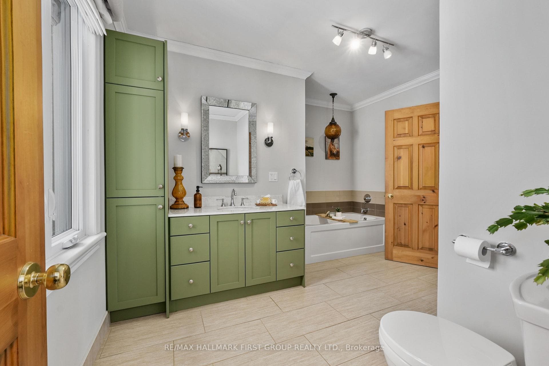500 Honey Road photo 18