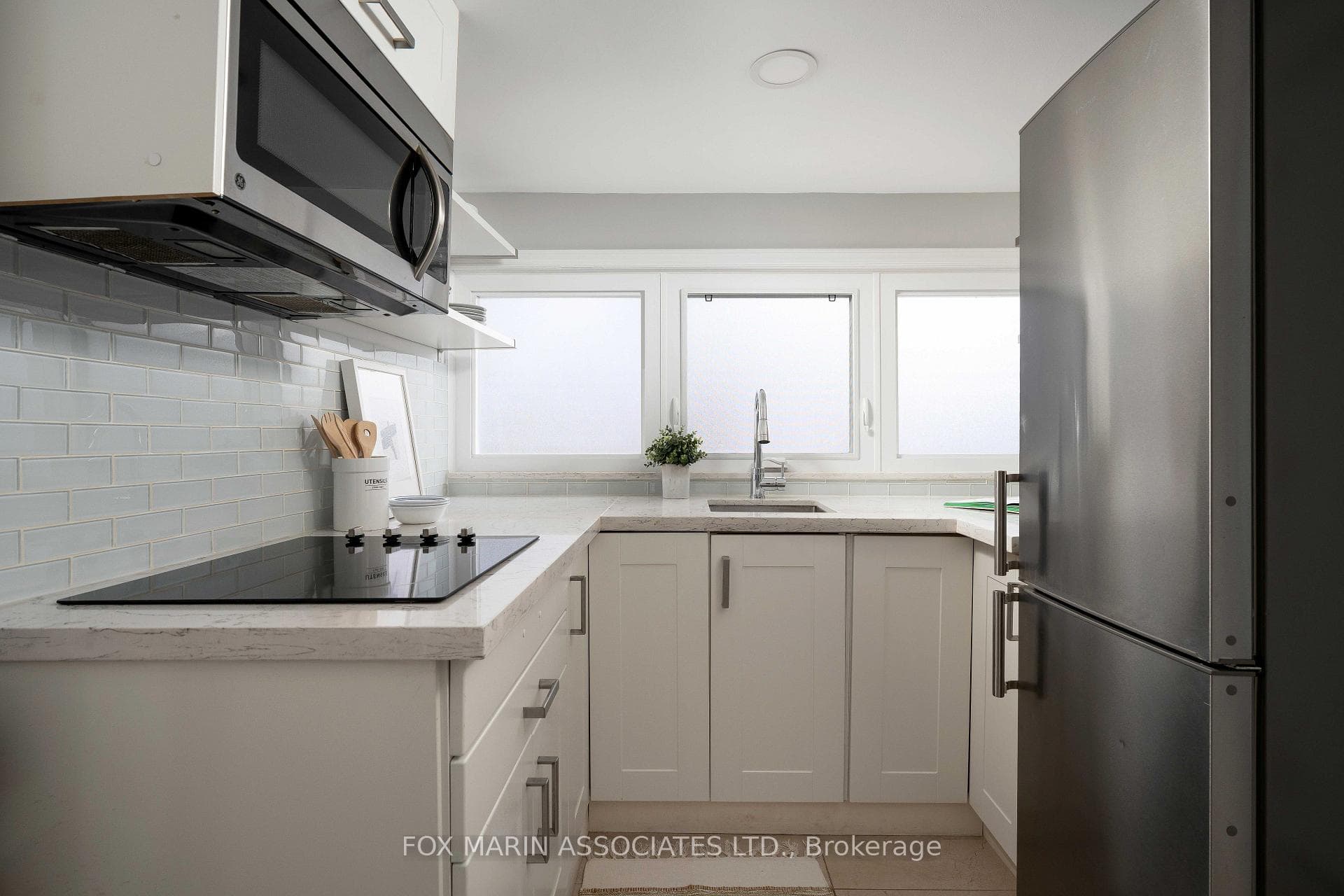 8 Springhurst Avenue photo 18