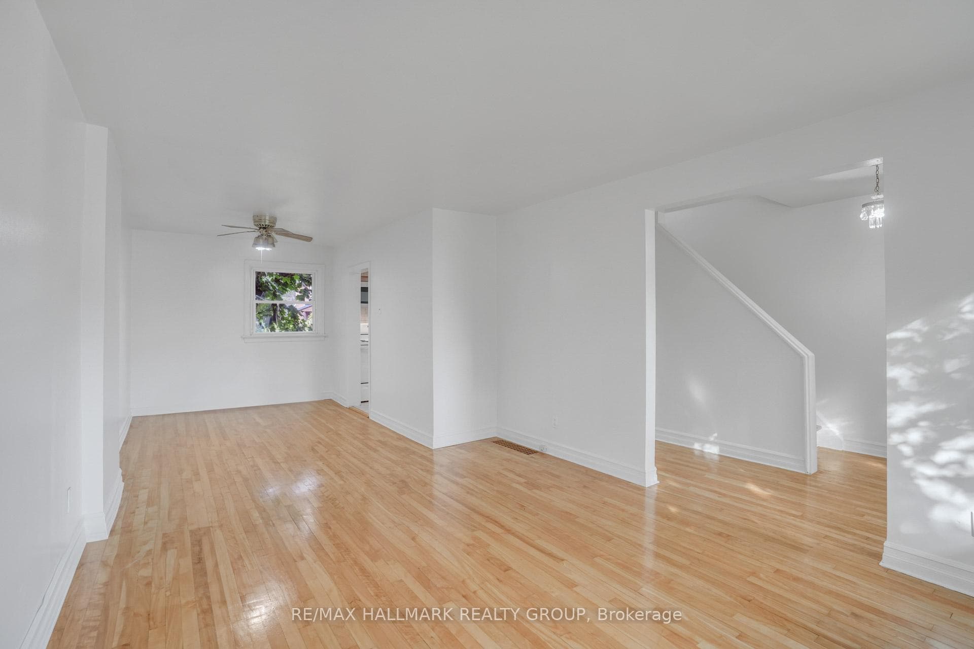 2496 Clementine Boulevard photo 7
