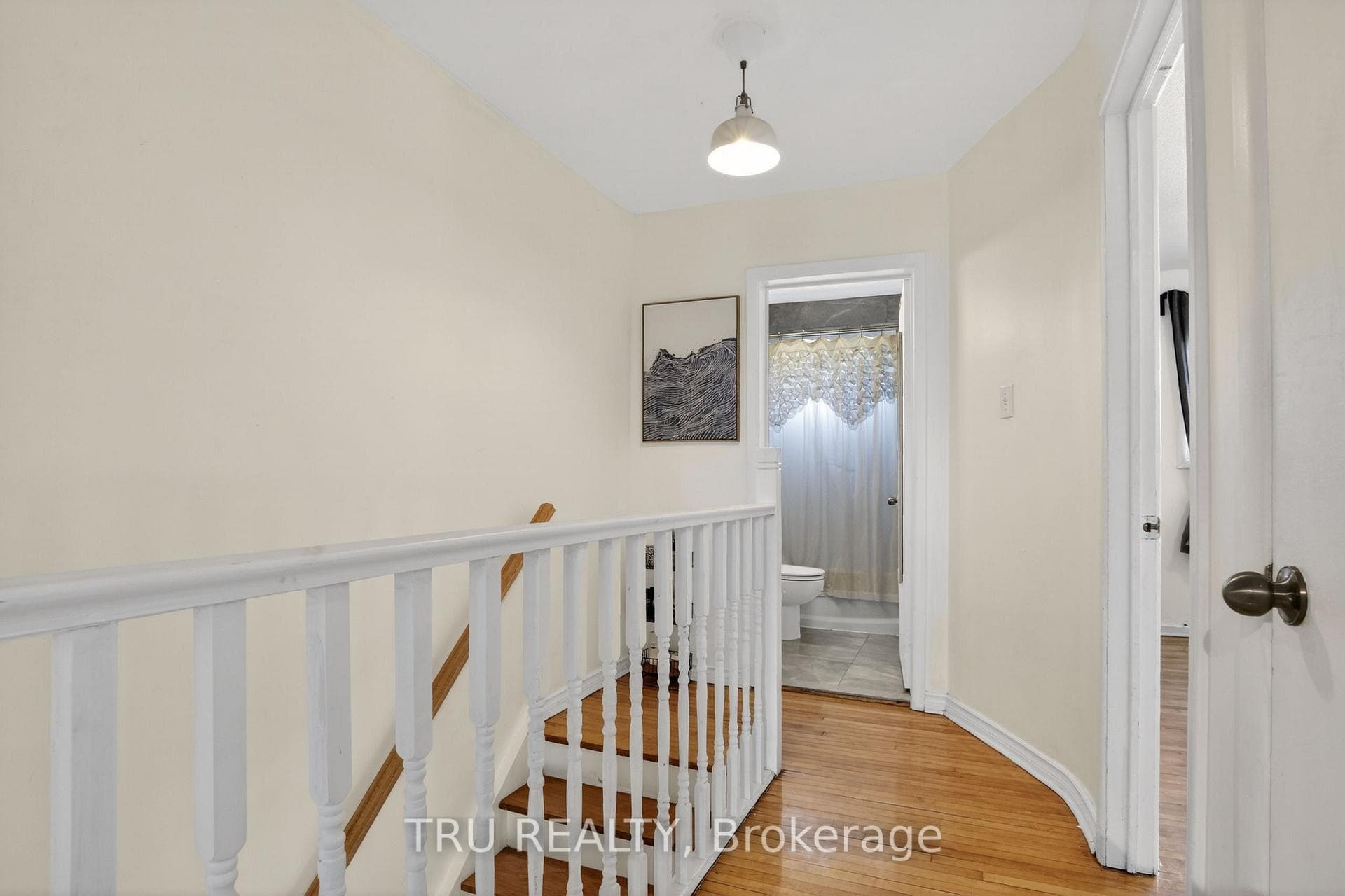 1253 Emperor Avenue photo 14