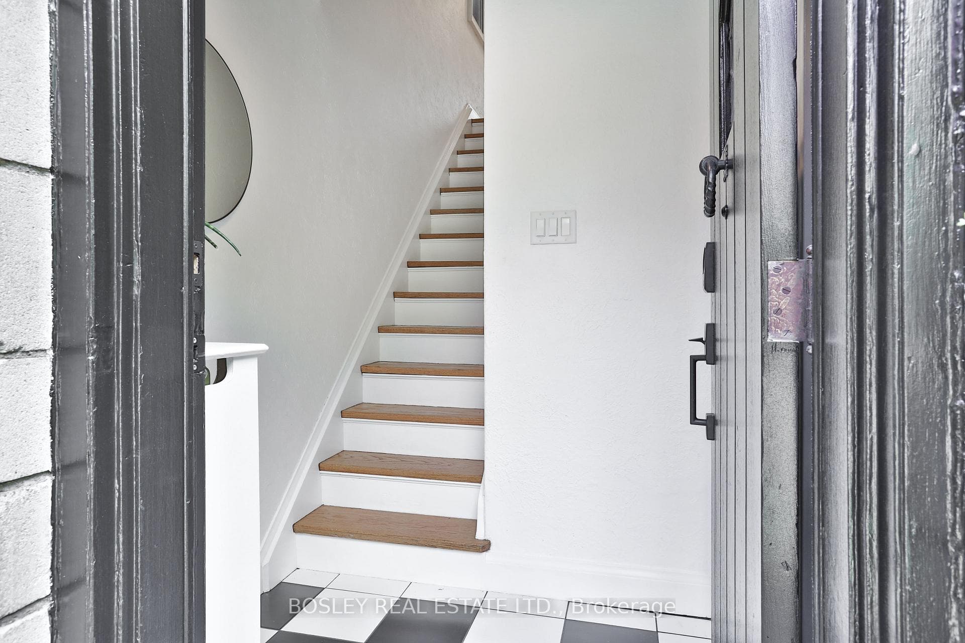 53 Woodside Avenue photo 2