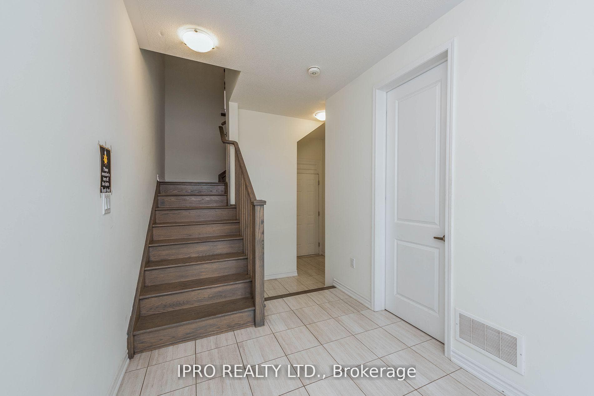 278 Lagerfeld Drive photo 6