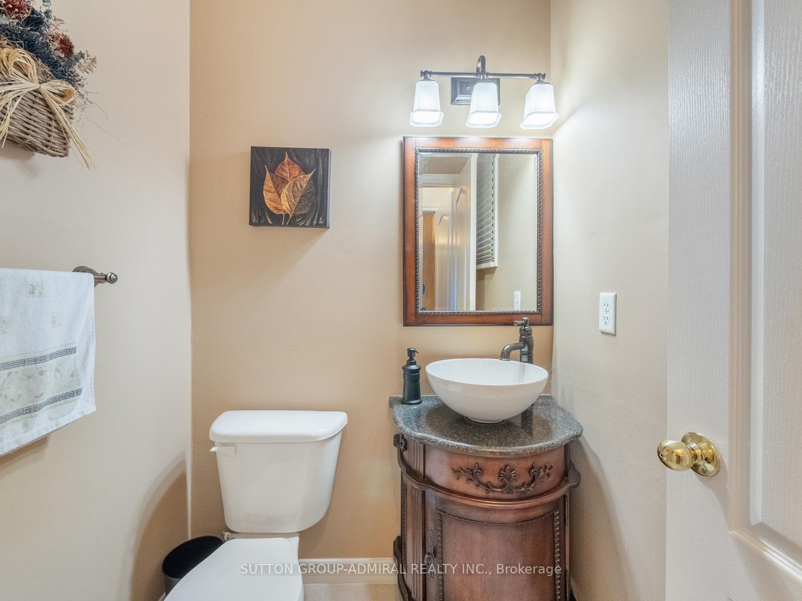 54 Golden Oak Avenue photo 15