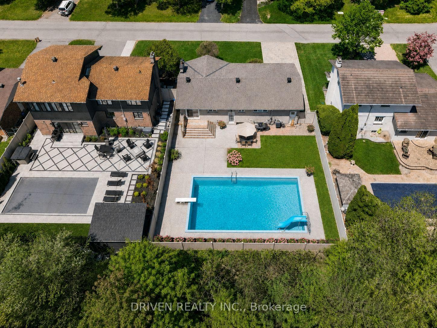 A true backyard pool retreat