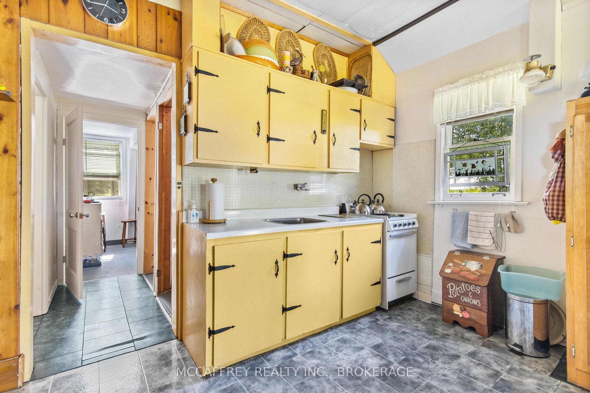 1280 GALT Street photo 13