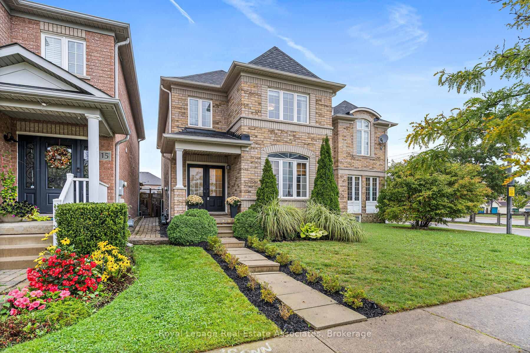 17 Snowberry Crescent photo 1