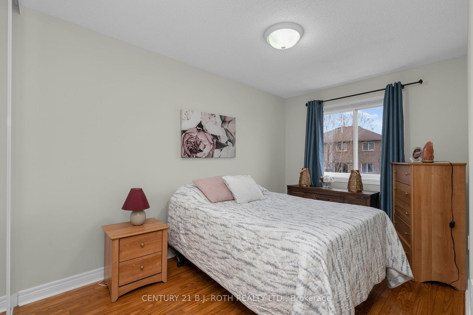 430 Mapleview Drive Unit 30 photo 16