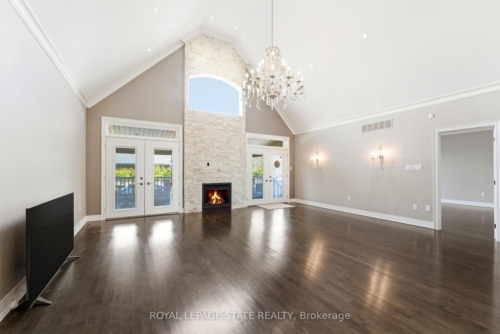 85 Hillcroft Drive photo 10