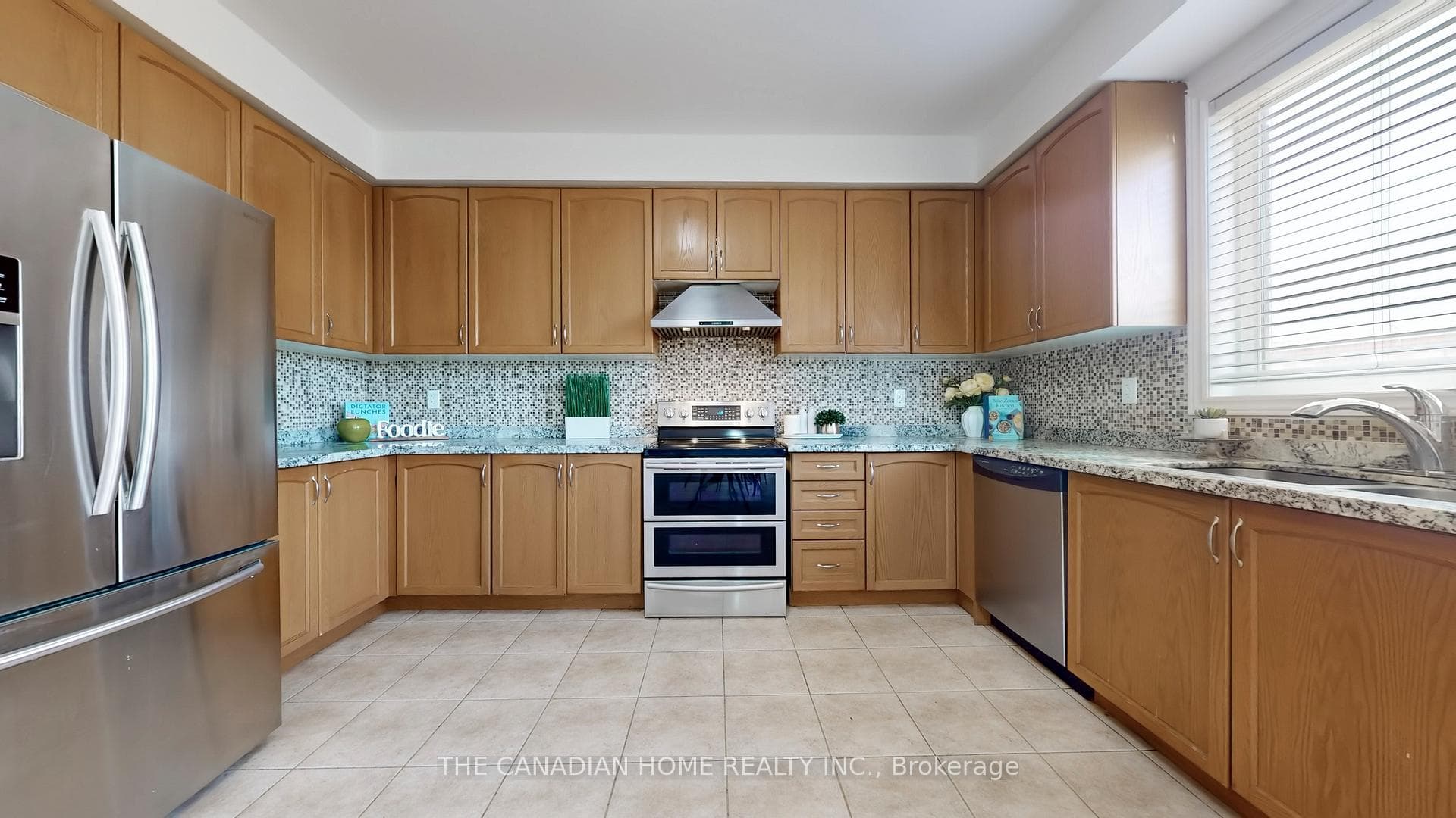 160 Fairwood Circle photo 8