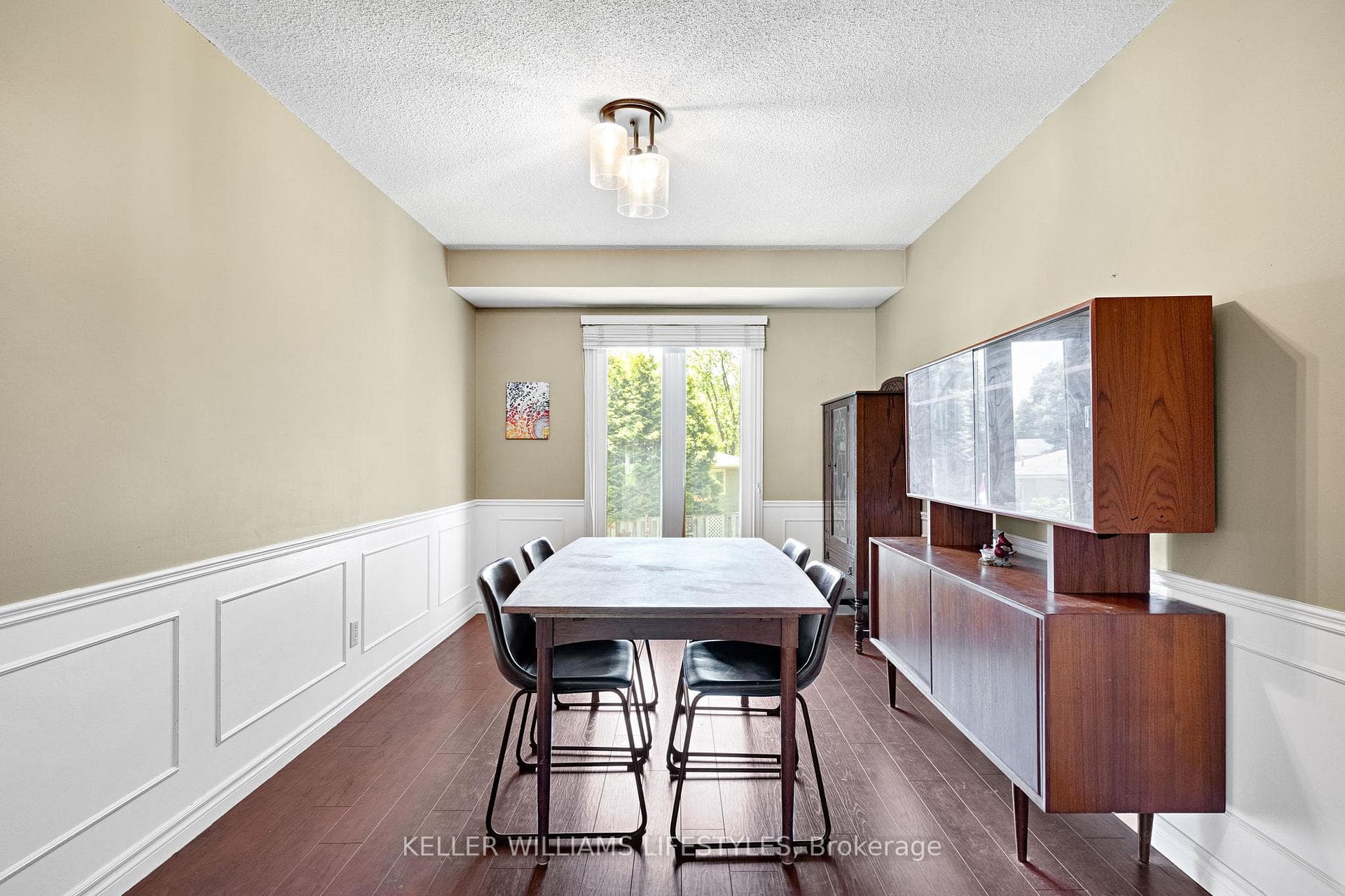 115 Acorn Crescent photo 8
