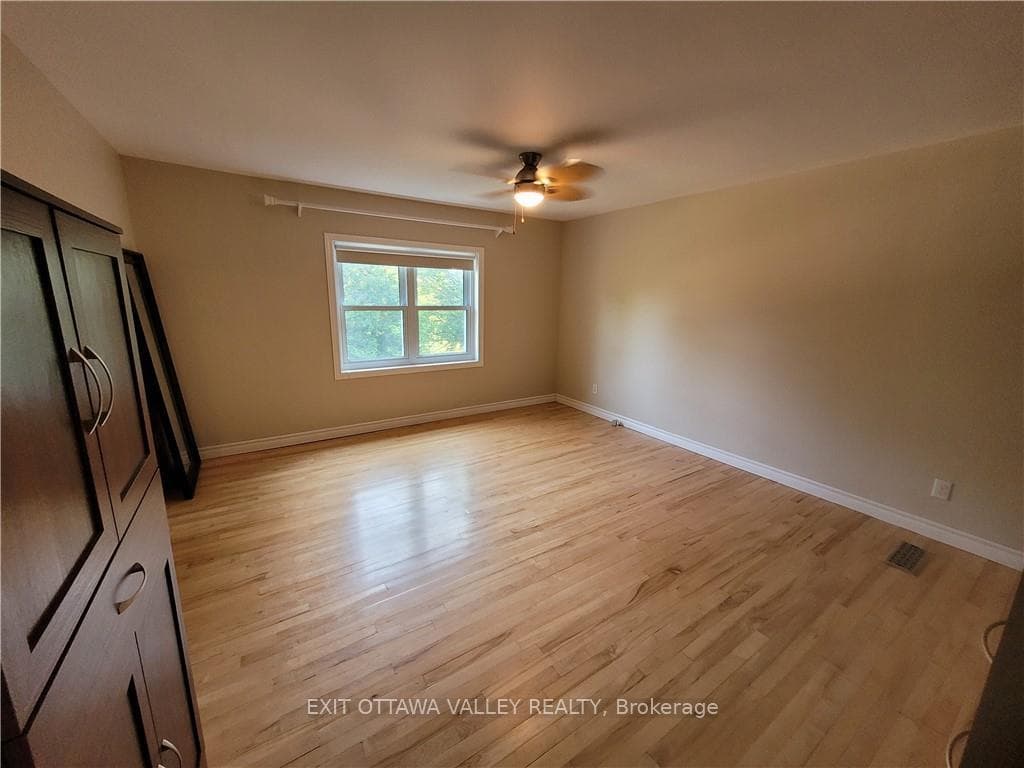 72 GLENDALE Avenue photo 12