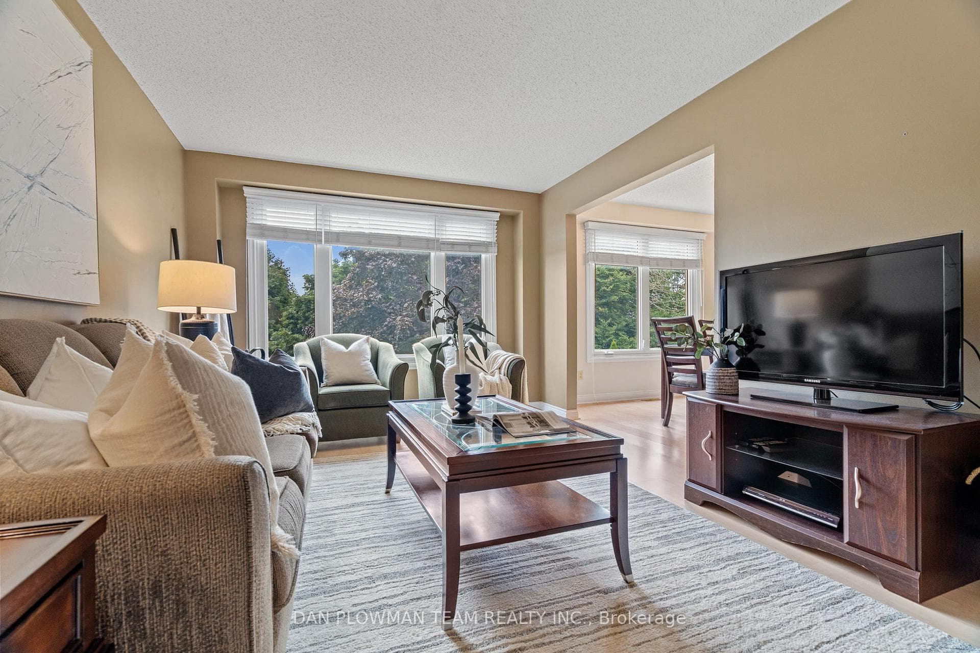 695 Crimson Crescent photo 17