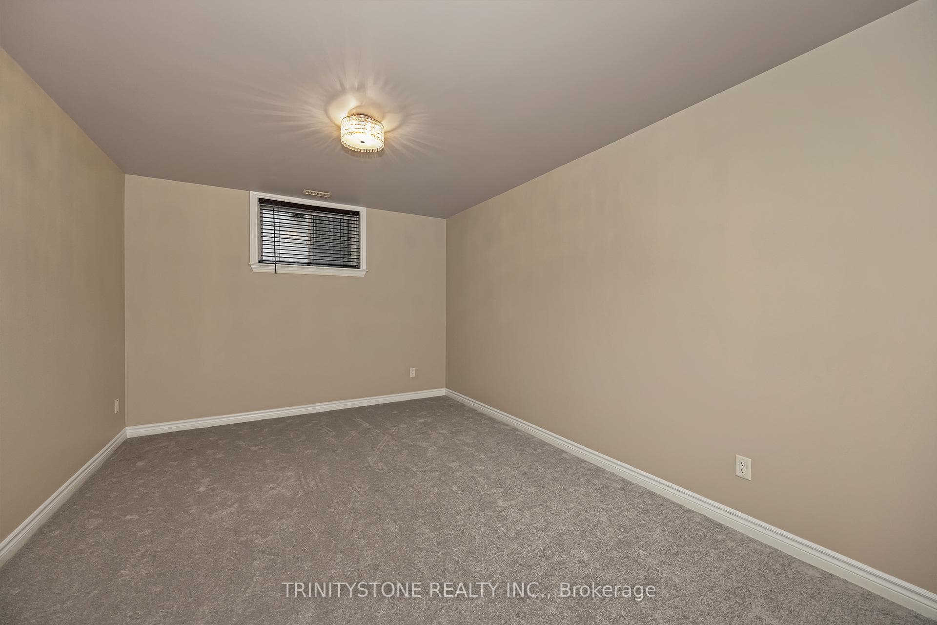 452 Landswood Way photo 40