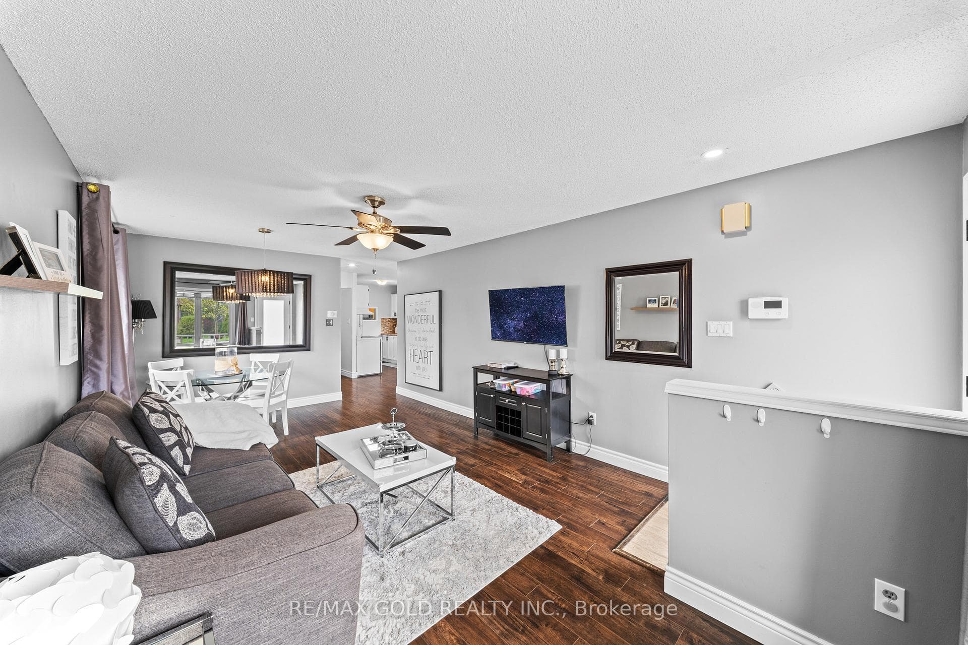 128 Martindale Crescent photo 11