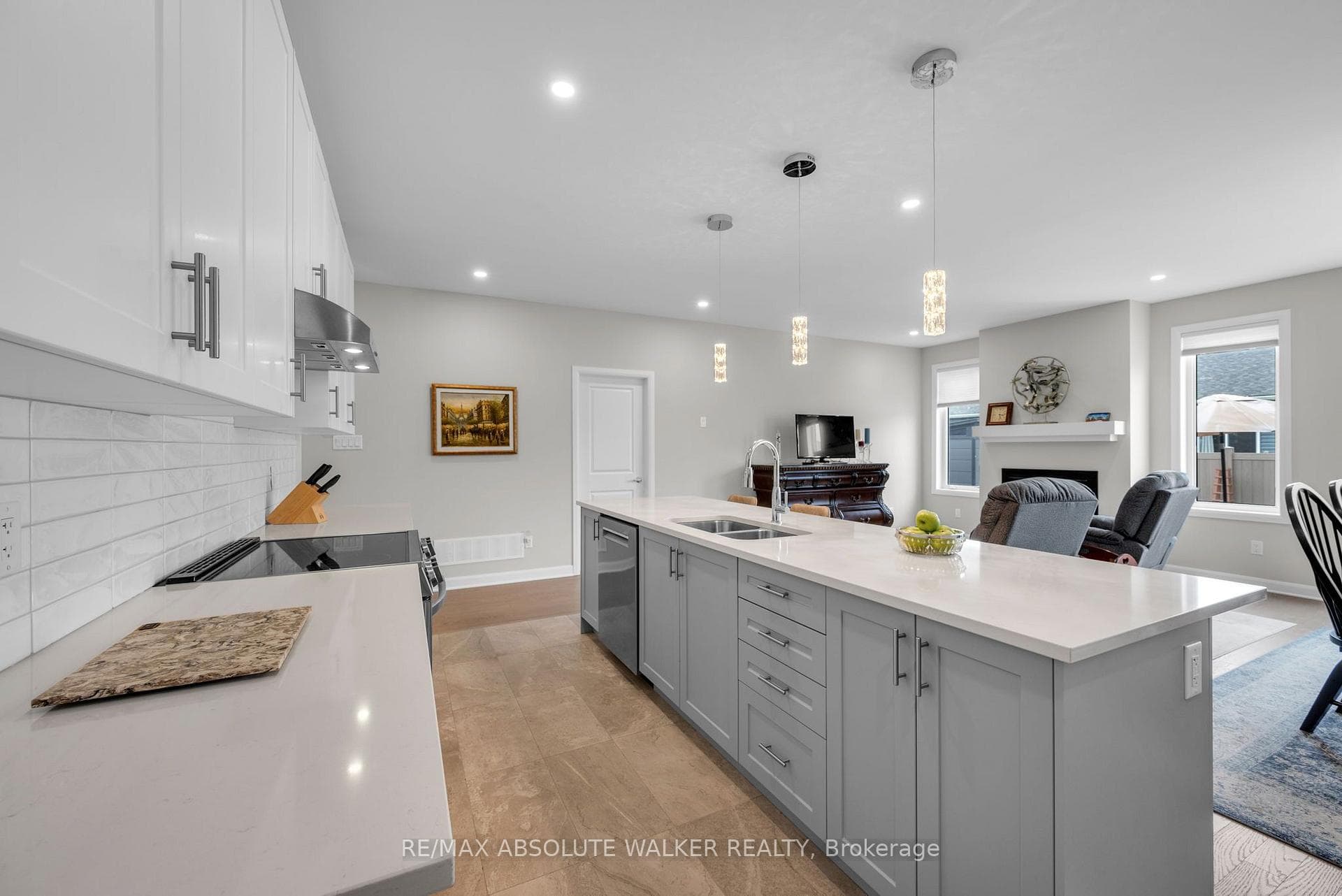 860 Companion Crescent photo 21