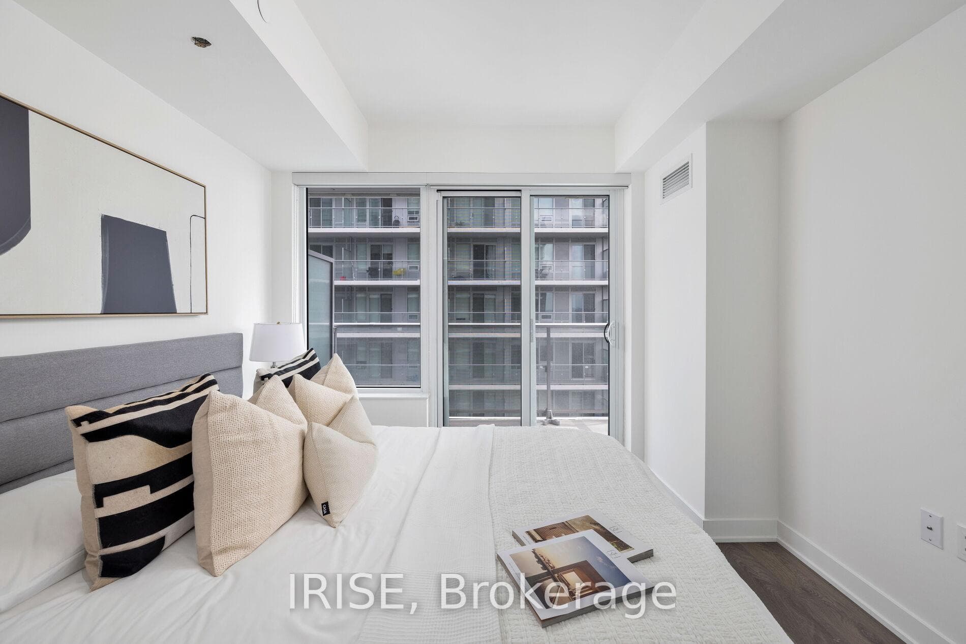 99 Broadway Avenue Unit 3509 photo 17