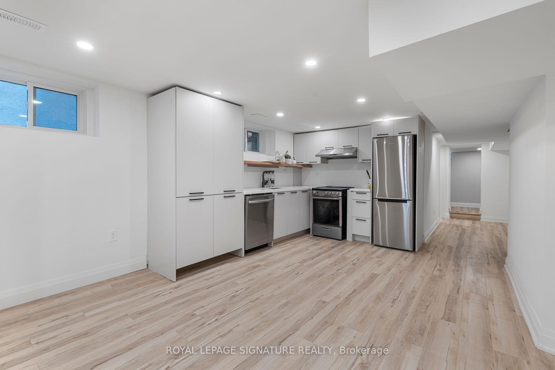 211 Gilbert Avenue photo 22