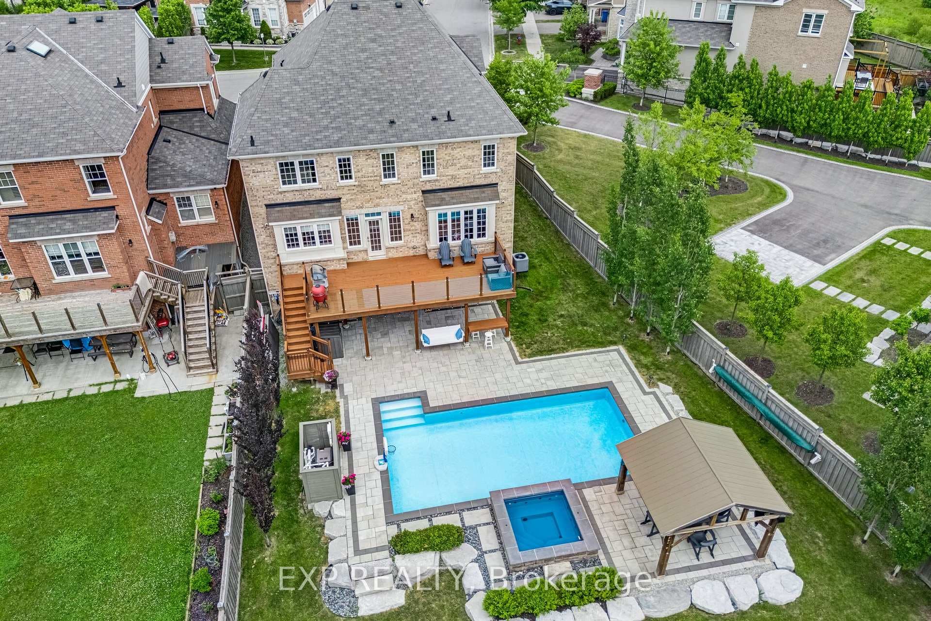 156 Degraaf Crescent photo 50