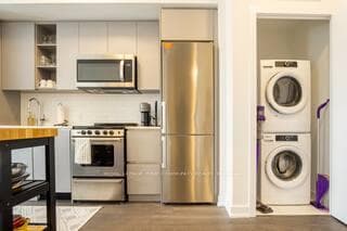 251 MANITOBA Street Unit 819 photo 10