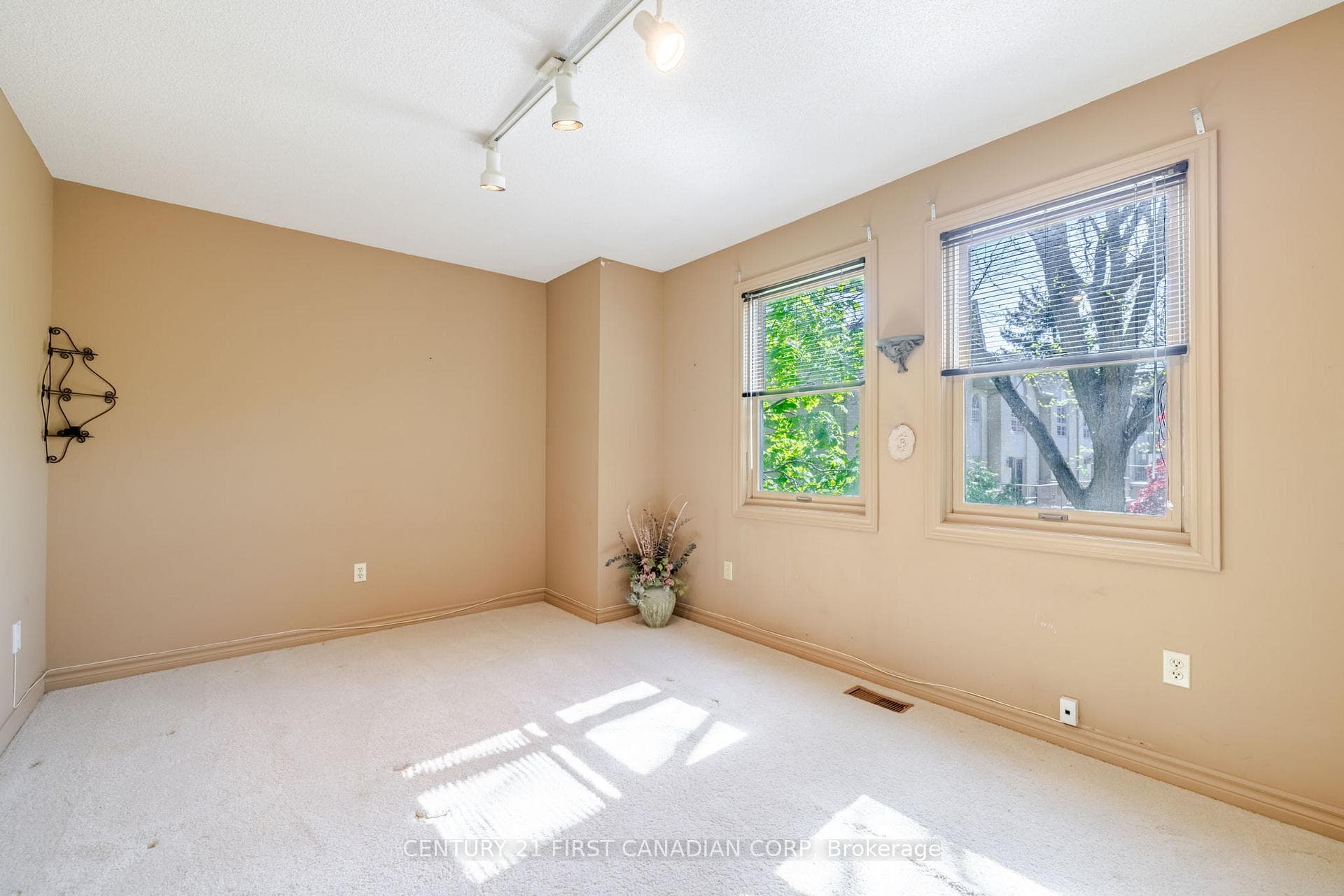 1415 Commissioners Road Unit 19 photo 19