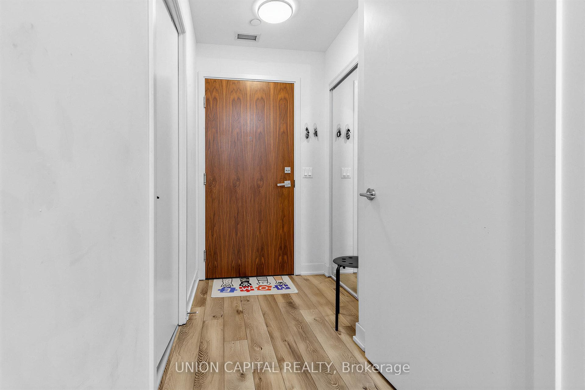 15 Baseball Place Unit 803 photo 2