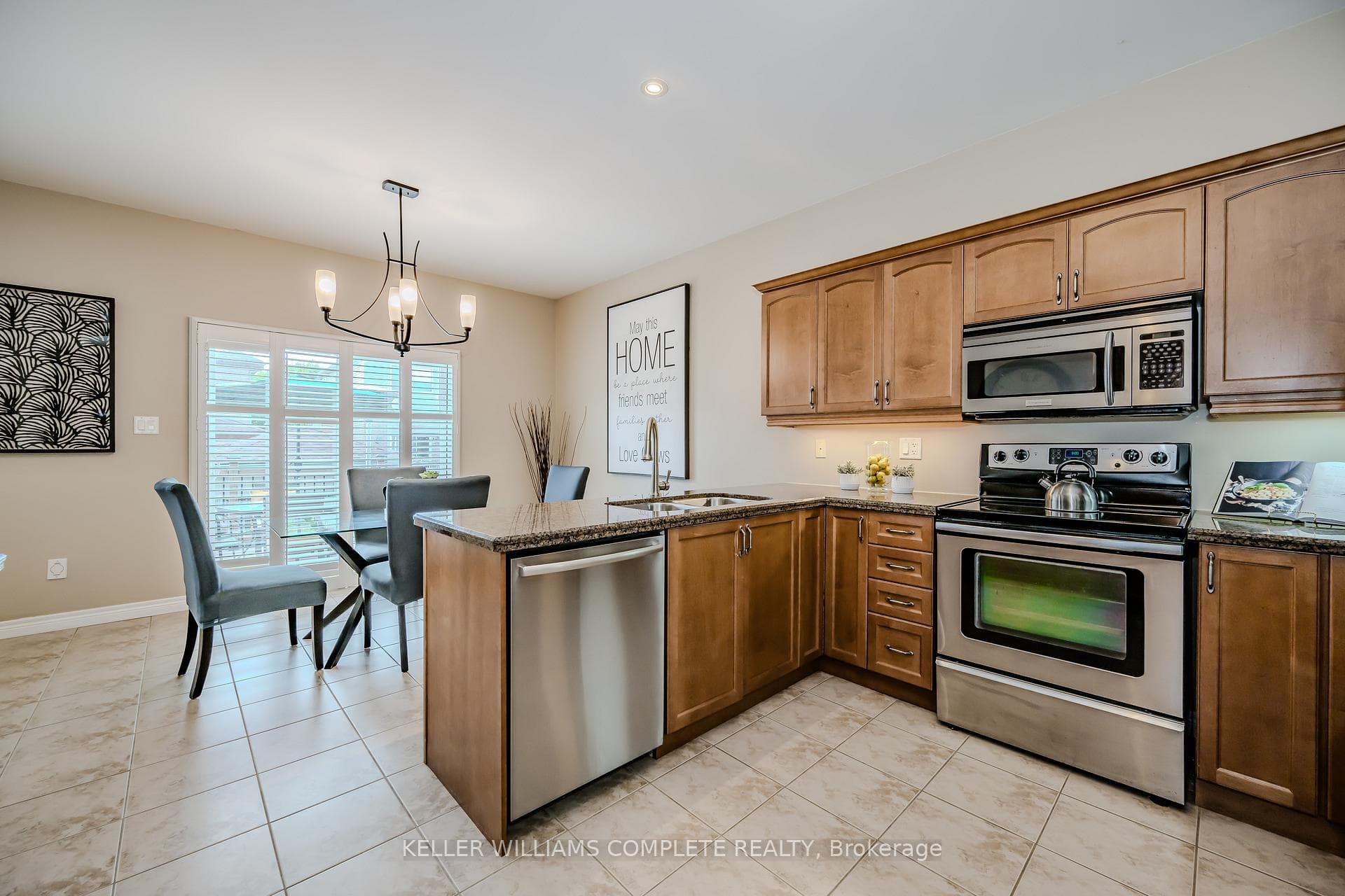 37 Moonbeam Drive photo 6