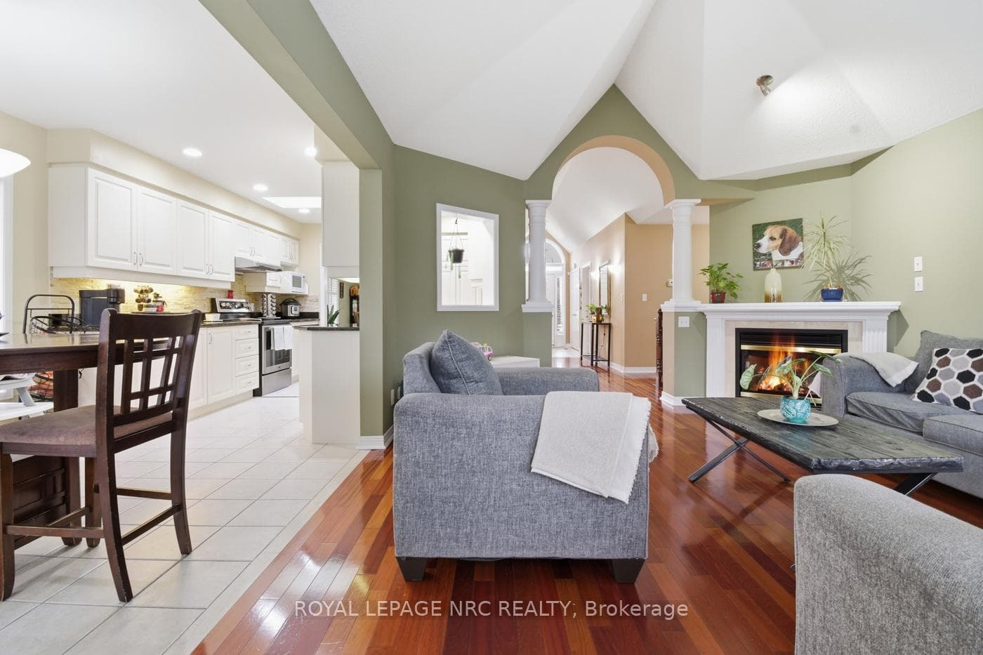65 MCCAFFERY Crescent photo 20