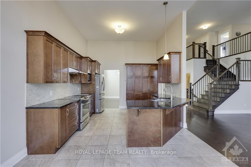 166 GRAINSTONE Way photo 10