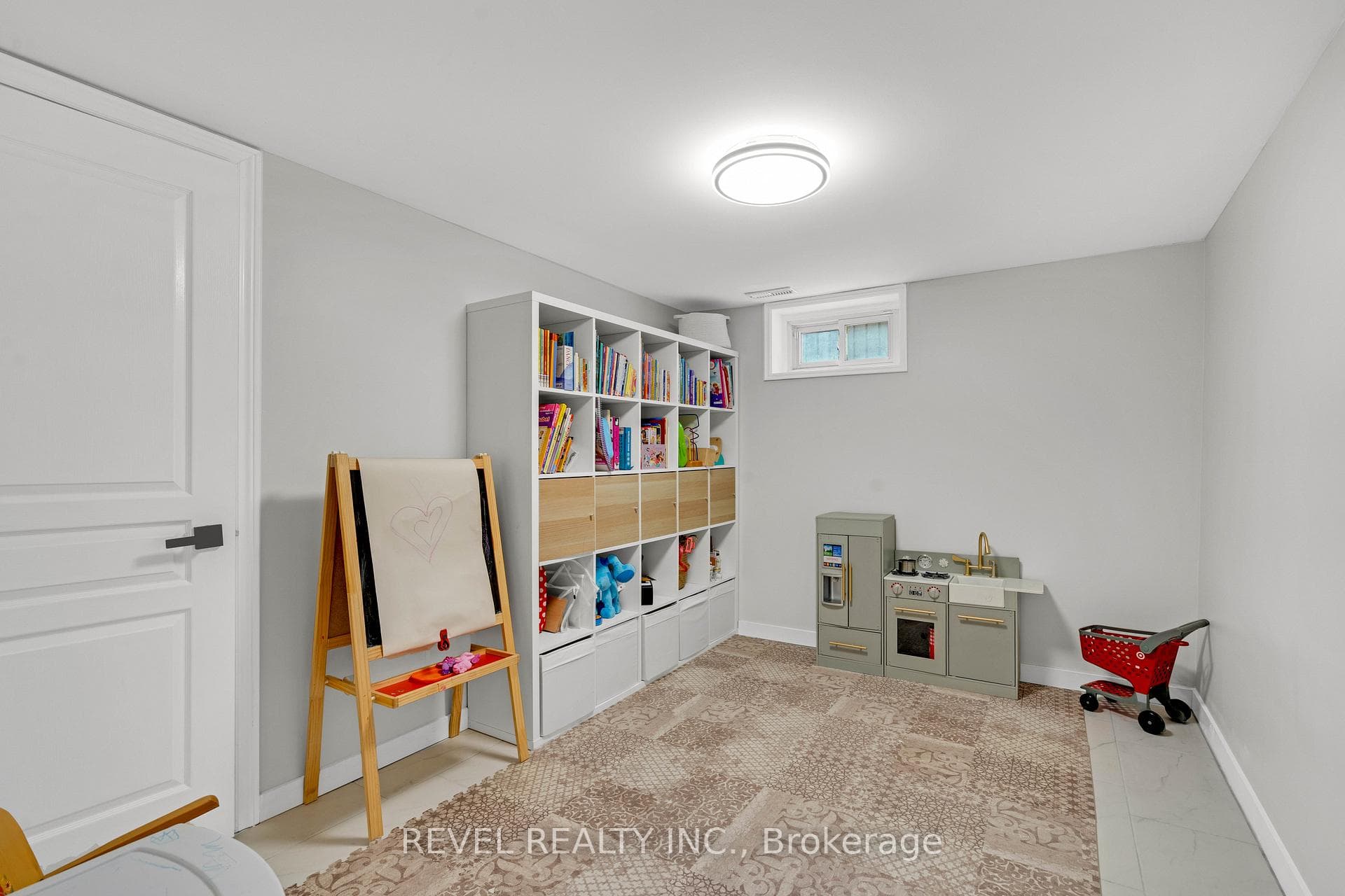 294 Henderson Street photo 15