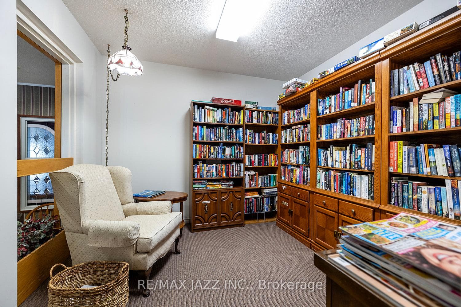 1 Heritage Way Unit 204 photo 23