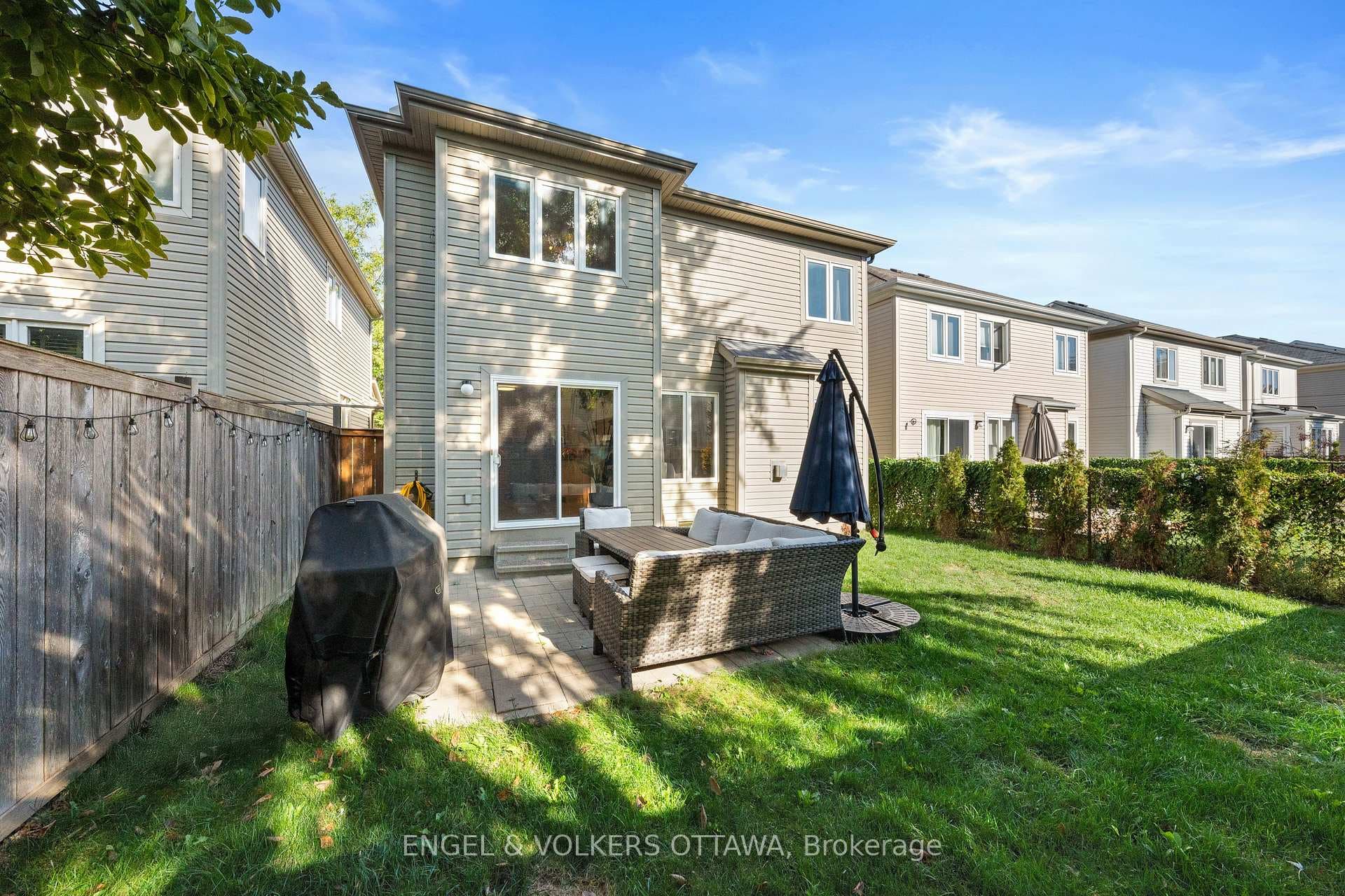 416 Vendevale Avenue photo 38