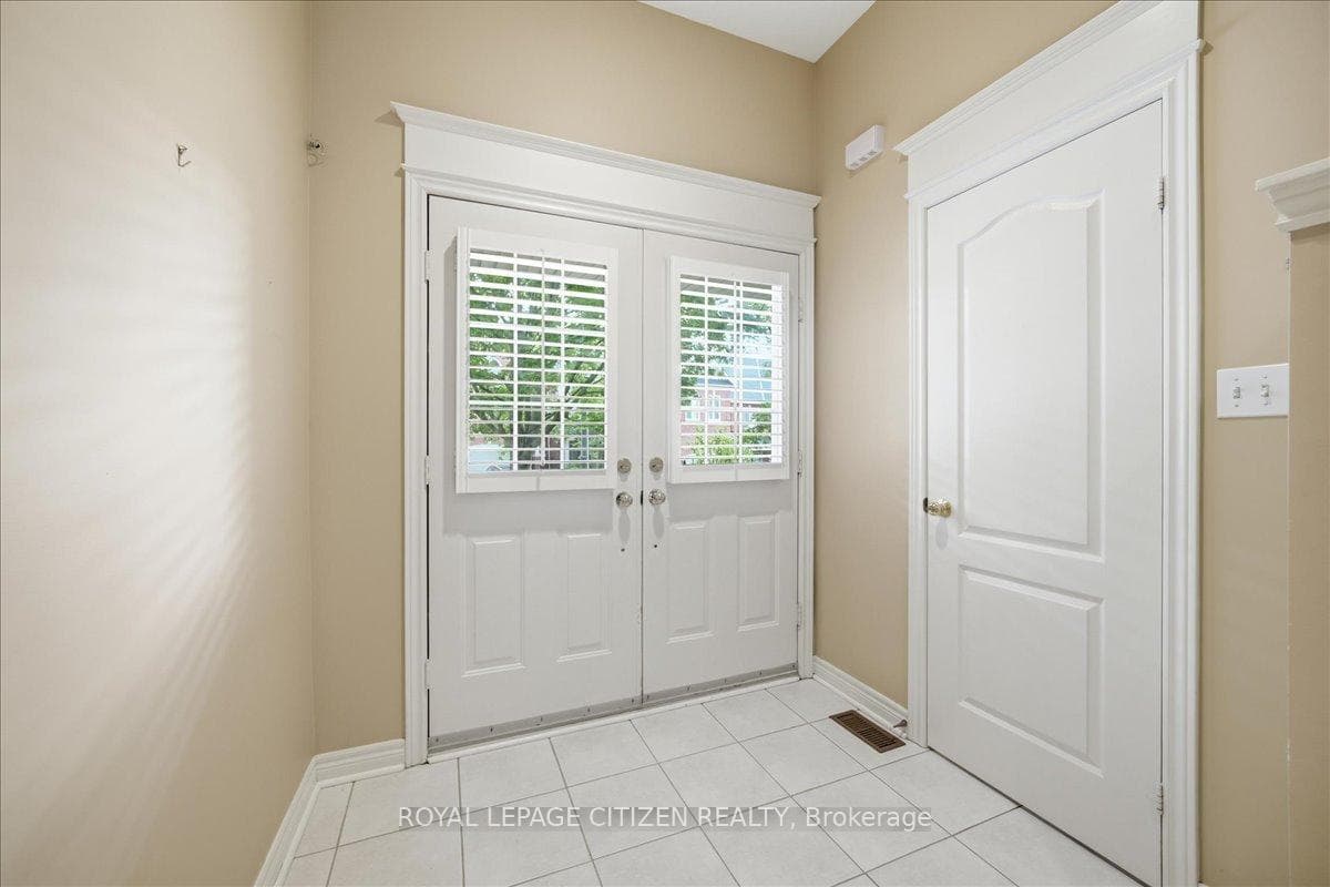 255 Shaftsbury Avenue Unit 36 photo 9