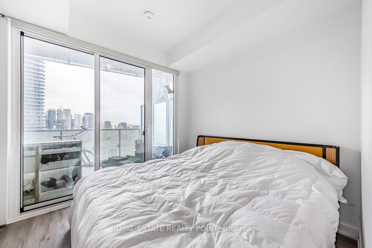 15 Queens Quay Unit 2008 photo 14
