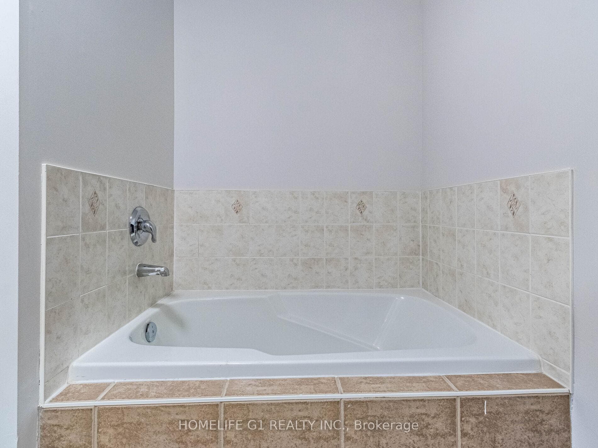 36 Thorp Crescent photo 33