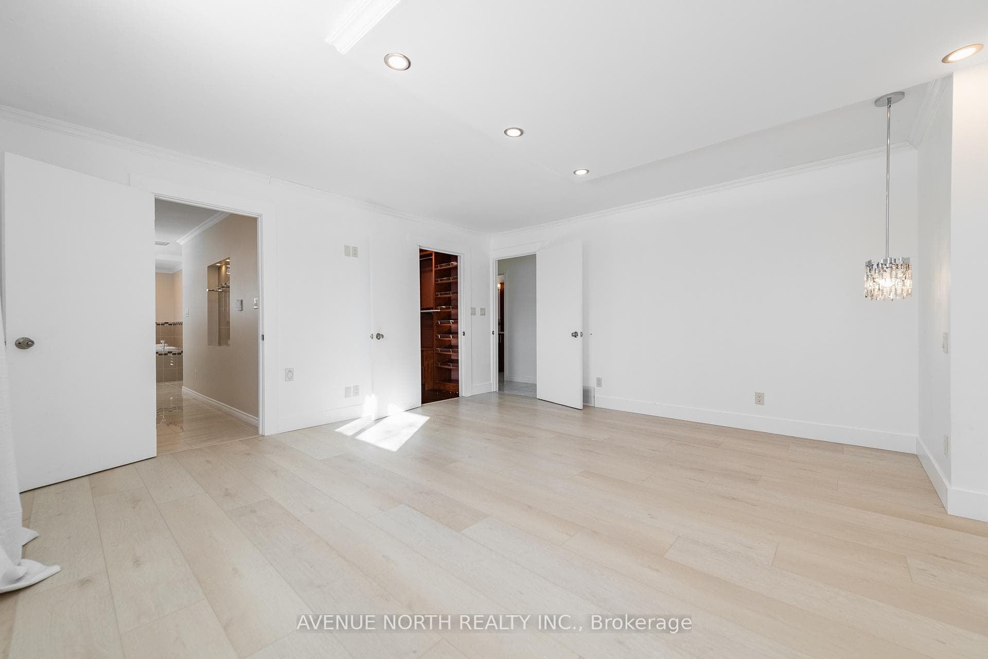 6974 Bank Street photo 23